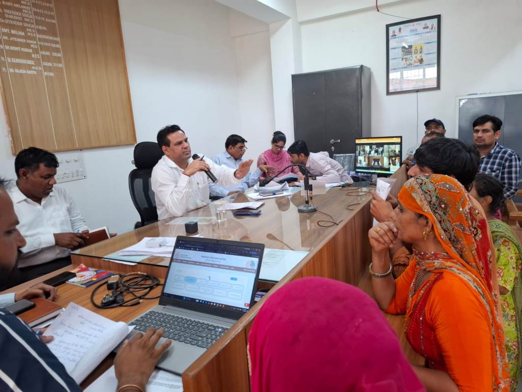 Tehsildar Anil Kumar Bidhan heard public grievances at the Samadhan Shivir gave instructions for immediate resolution to officials